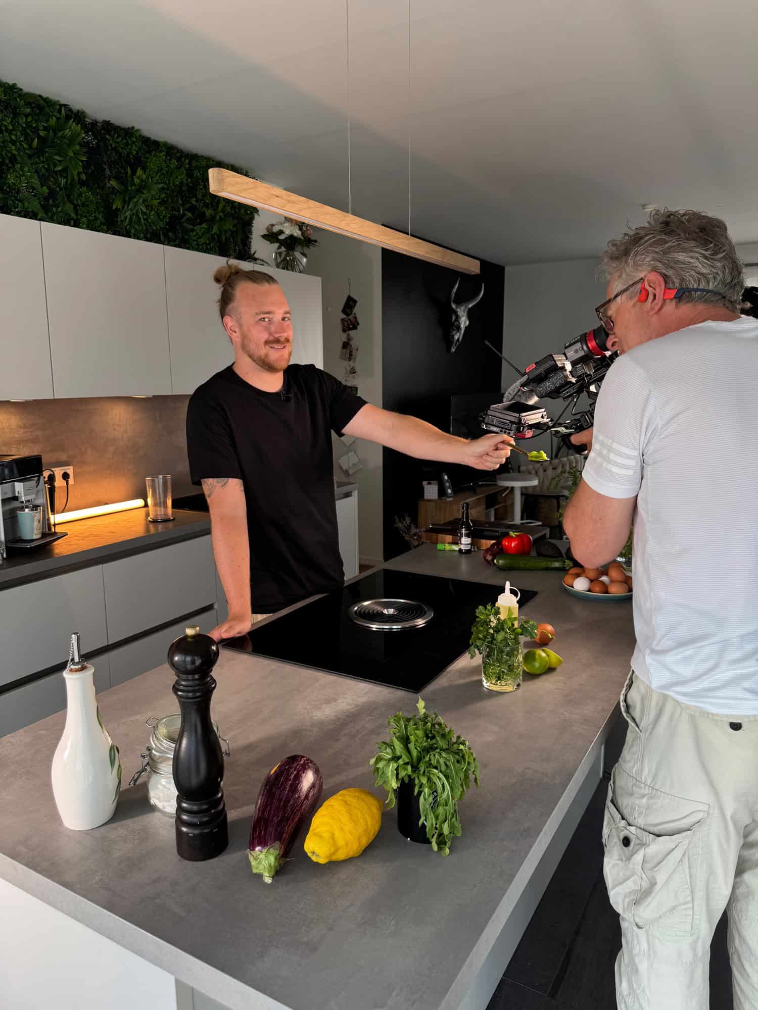 Benne beim TV-Dreh (hr)