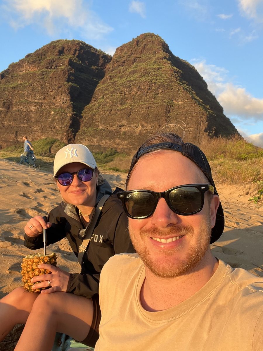 Estella und Benne beim Sonnenuntergang am Polihale State Park