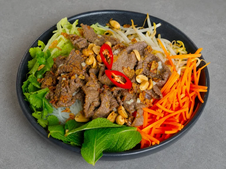 Bún bò Nam Bộ