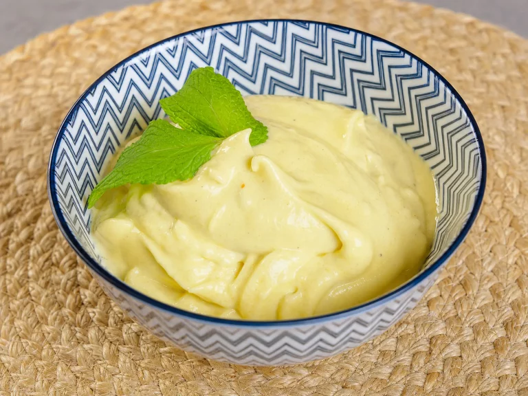 Nice Cream: Banane – Mango – Kokos mit Minze